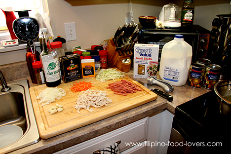 Sopas Ingredients: hotdogs, shredded chicken breast, garlic, onions, carrots and cabbage